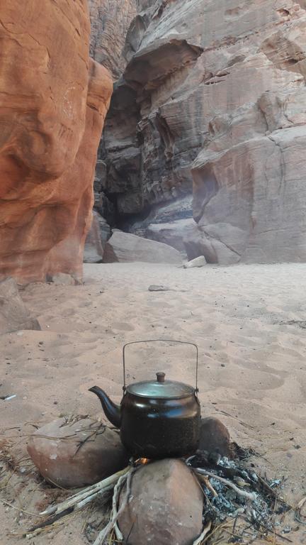 Salem Camp Hotel Wadi Rum Ngoại thất bức ảnh